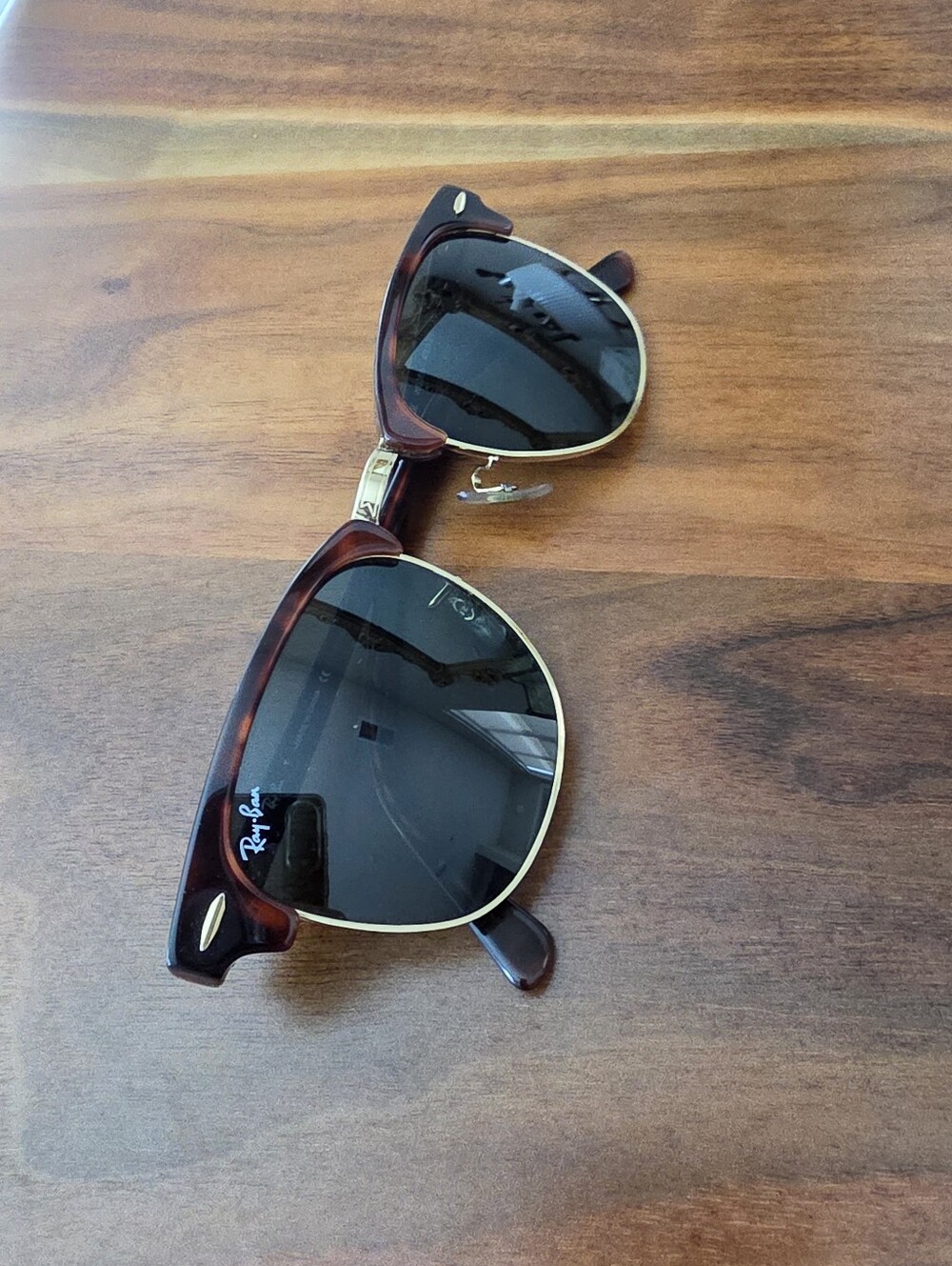 Ray-Ban Tortoise Brown Frame Sunglasses with Dark Lenses, CLUBMASTER